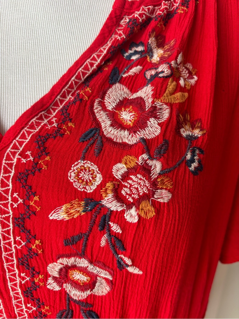 KNOX ROSE Red Embroidered V-Neck Women's dress - Picture 3 of 8